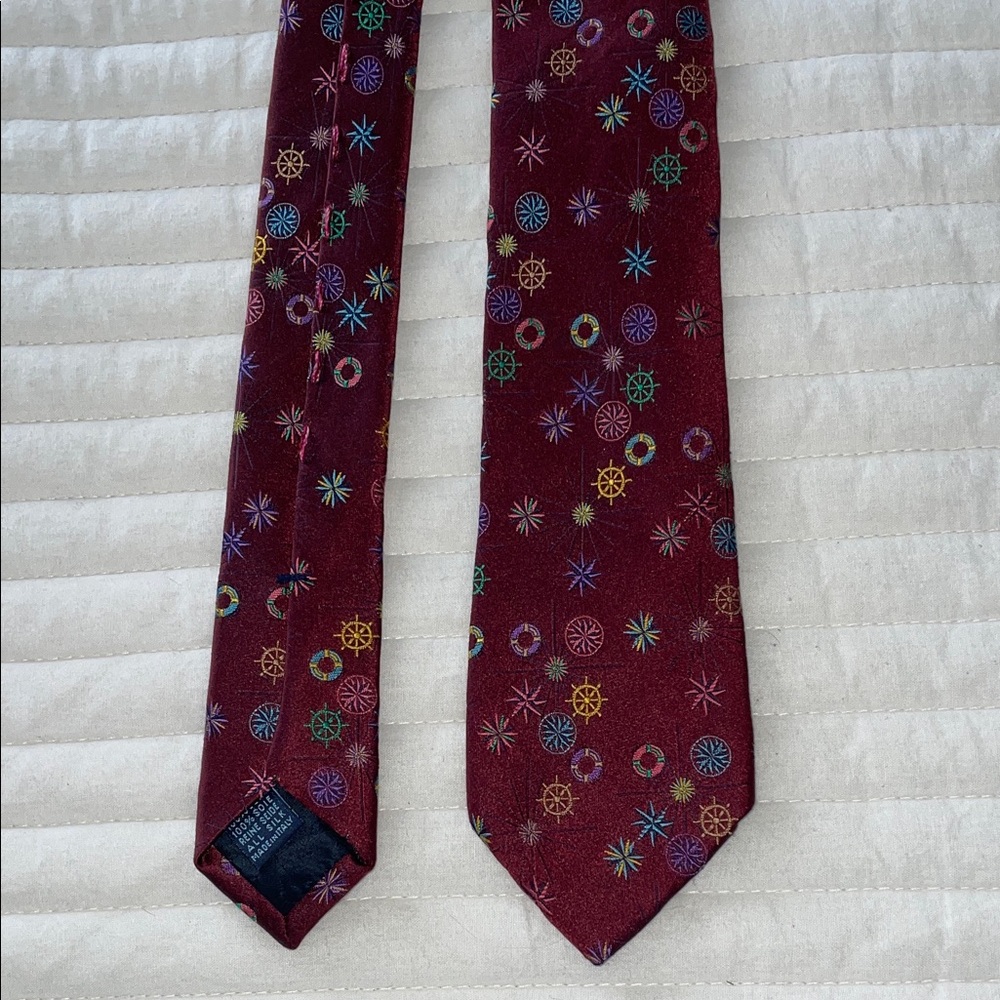 Elegant Burgundy Patterned Tie